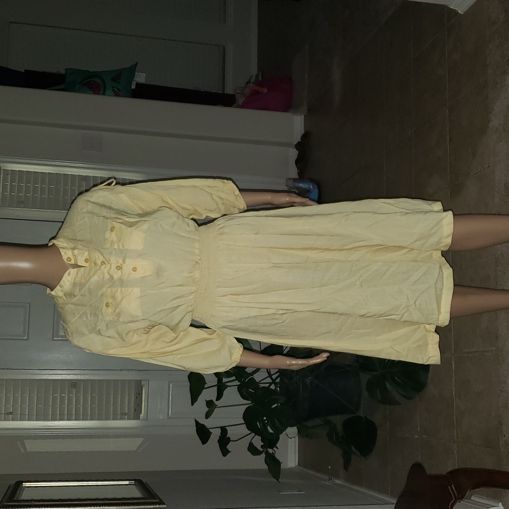 Vintage quarter sleeve button up shirt dress
